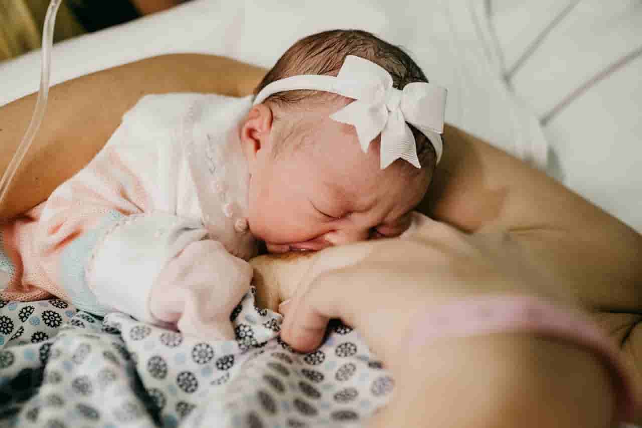 amning baby